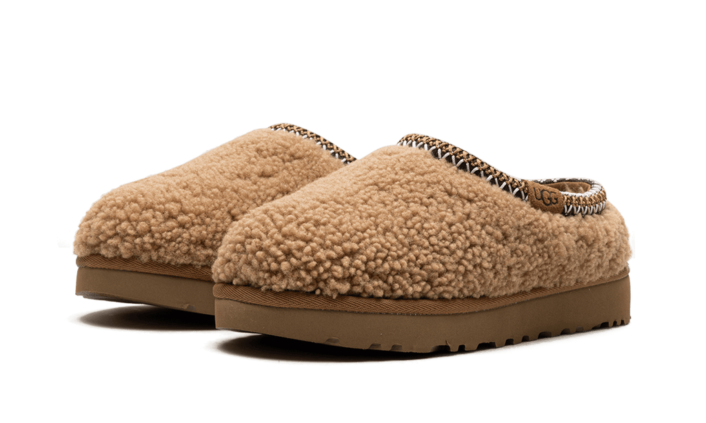 UGG WOMENS Tasman Maxi Curly Slipper Womens "Chestnut" 1158356 CHE 1158356 CHE from Stadium Goods