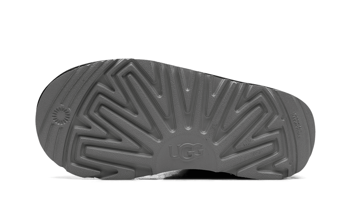 UGG GRADE SCHOOL Neumel Graphic Outline PS 1130787K BLK 1130787K BLK from Stadium Goods