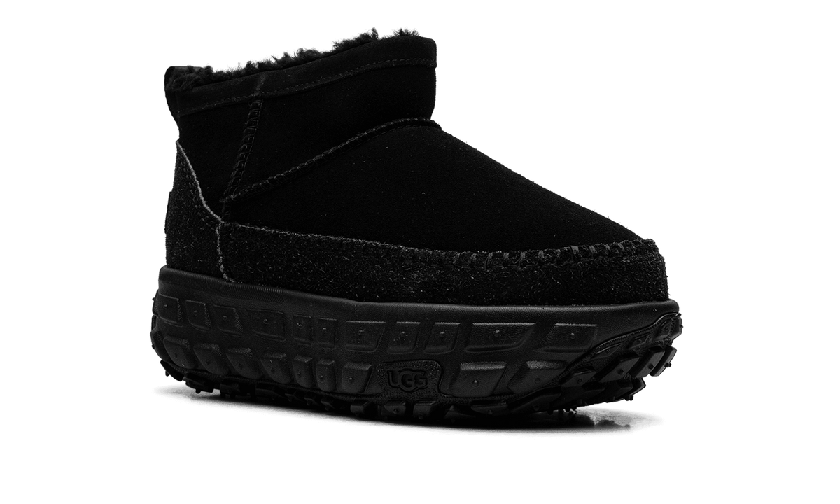 UGG MENS Venture Daze Ultra Mini Boot "Black" 1158200 BBLC 1158200 BBLC from Stadium Goods
